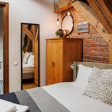 Wood House Republicii Hotel บราชอฟ ภายนอก รูปภาพ