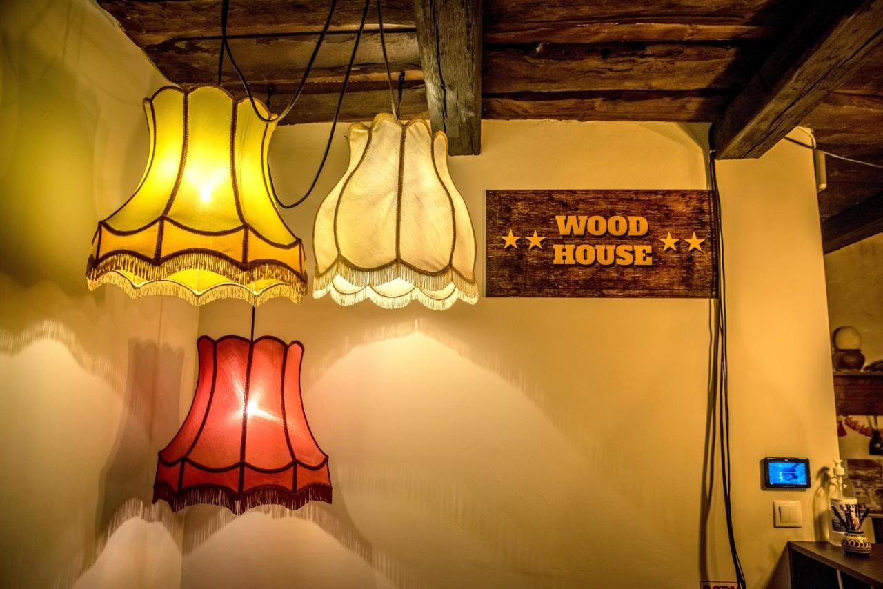 Wood House Republicii Hotel บราชอฟ ภายนอก รูปภาพ