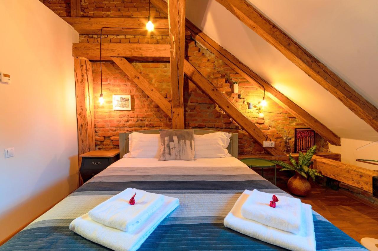 Wood House Republicii Hotel บราชอฟ ภายนอก รูปภาพ