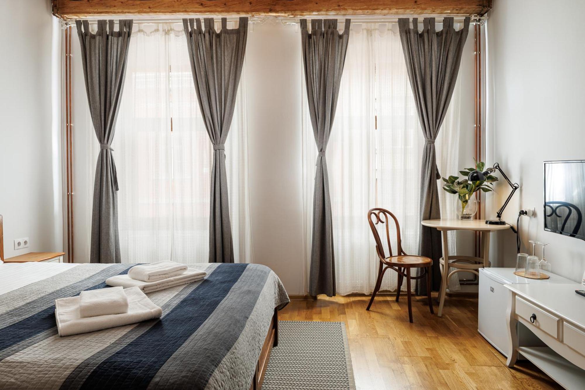 Wood House Republicii Hotel บราชอฟ ภายนอก รูปภาพ