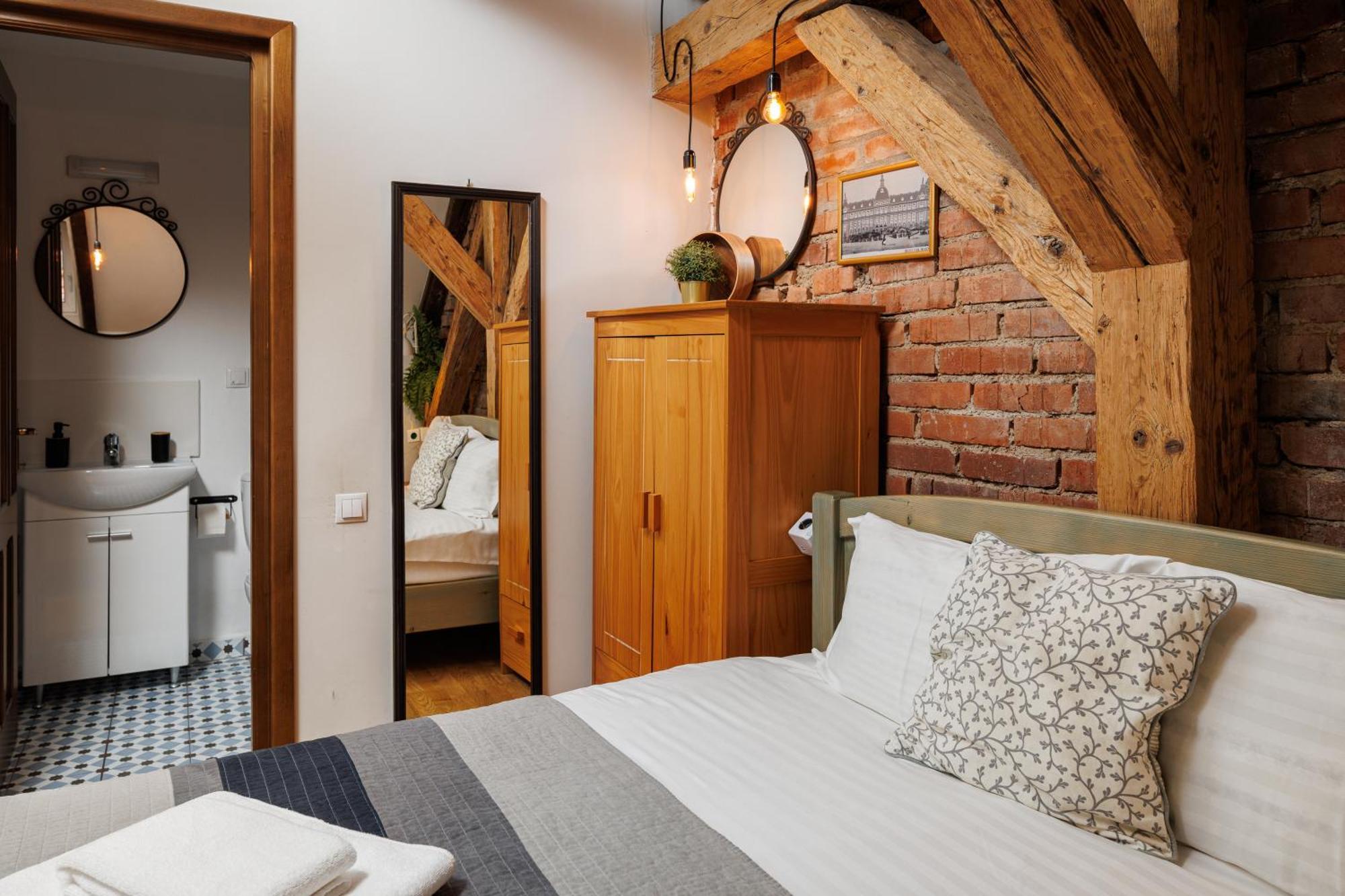 Wood House Republicii Hotel บราชอฟ ภายนอก รูปภาพ