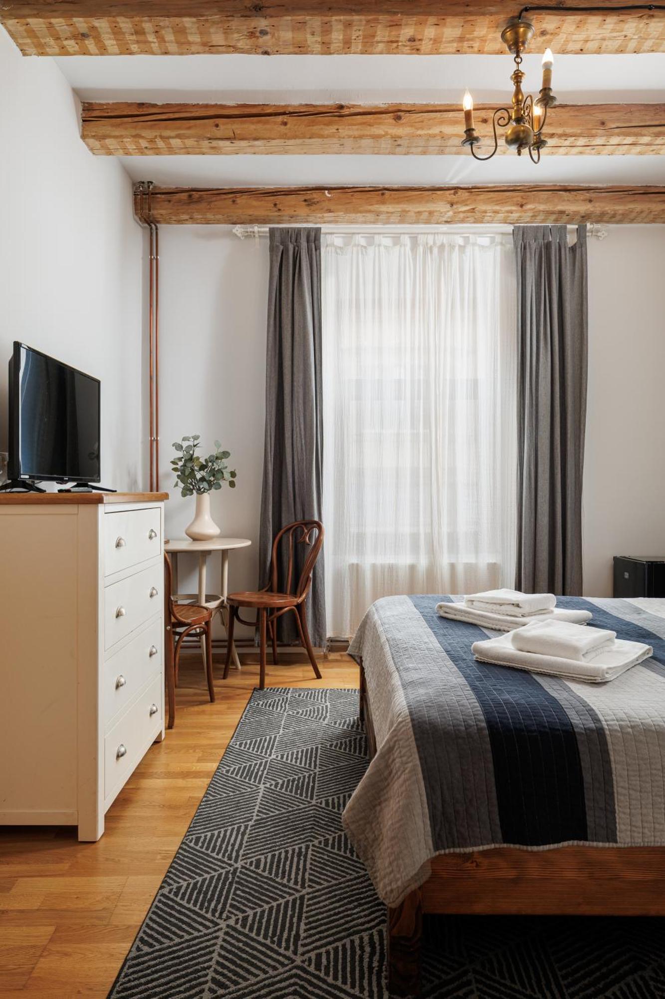 Wood House Republicii Hotel บราชอฟ ภายนอก รูปภาพ
