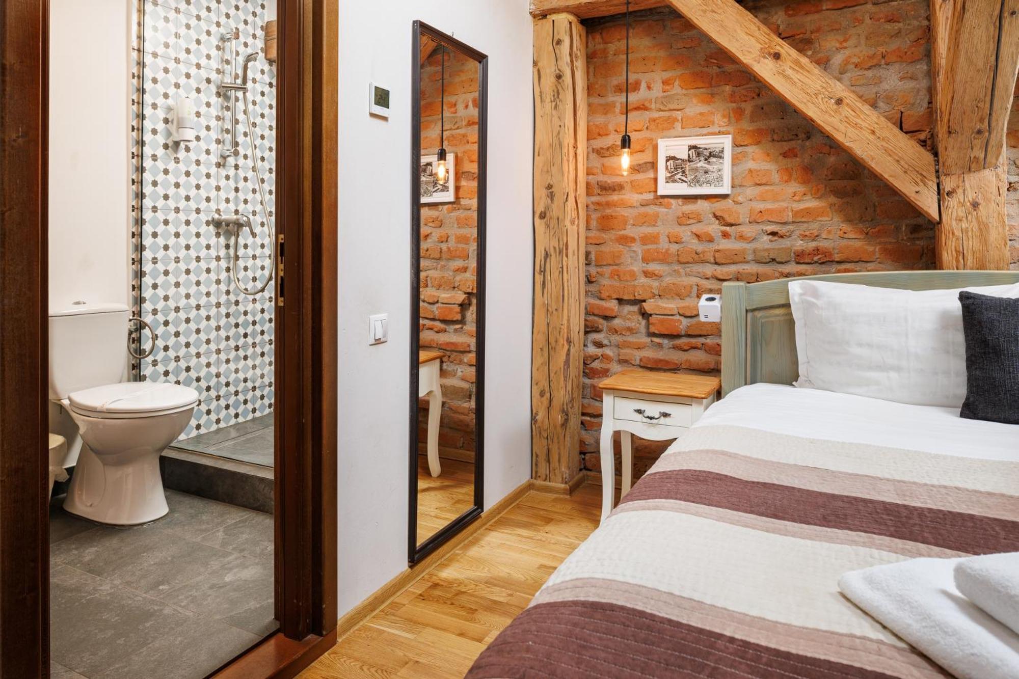 Wood House Republicii Hotel บราชอฟ ภายนอก รูปภาพ